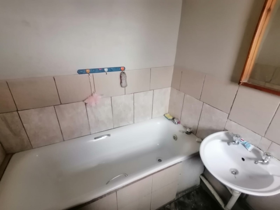 2 Bedroom Property for Sale in Pelican Park Western Cape